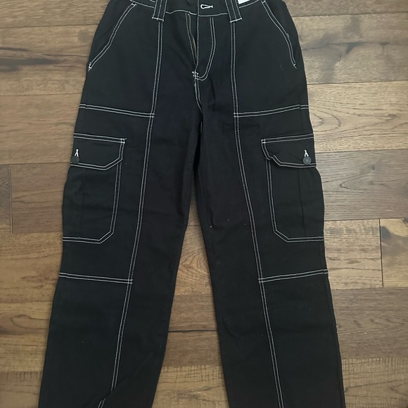 BNWT Aeropostale wide leg cargos size small - Picture 3 of 3